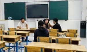 'Ban phụ huynh lạm thu vì cha mẹ học sinh thỏa hiệp'