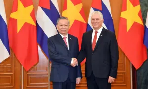 Việt Nam trao tặng Cuba 385 tỷ đồng
