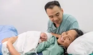 H'Hen Niê sinh con đầu lòng H'Hen Niê sinh con đầu lòng