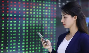 Khối ngoại bán ròng hơn 100.000 tỷ trên thị trường chứng khoán Khối ngoại bán ròng hơn 100.000 tỷ trên thị trường chứng khoán